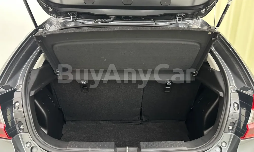Vehicle photo 15