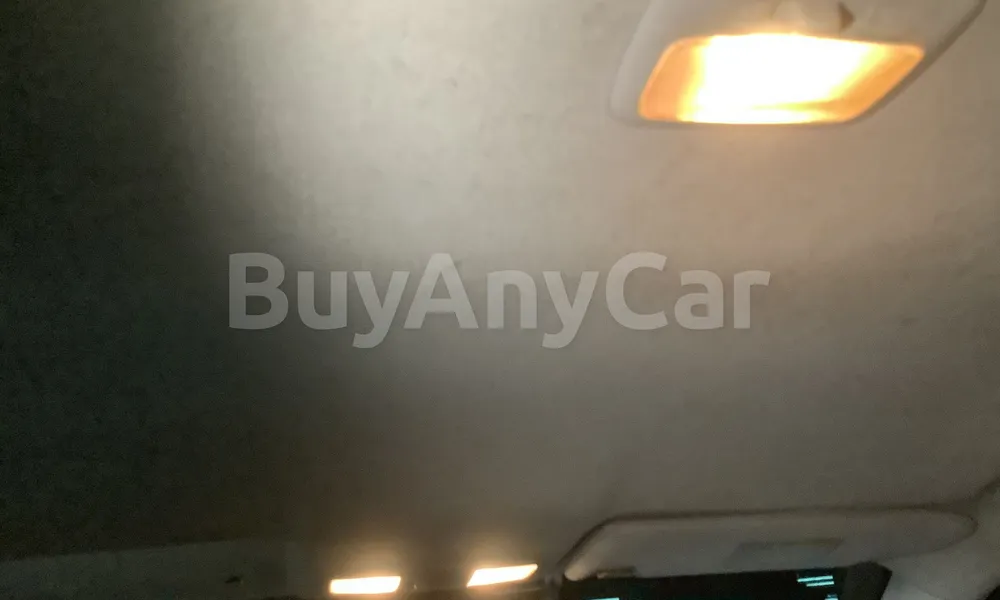 Vehicle photo 9