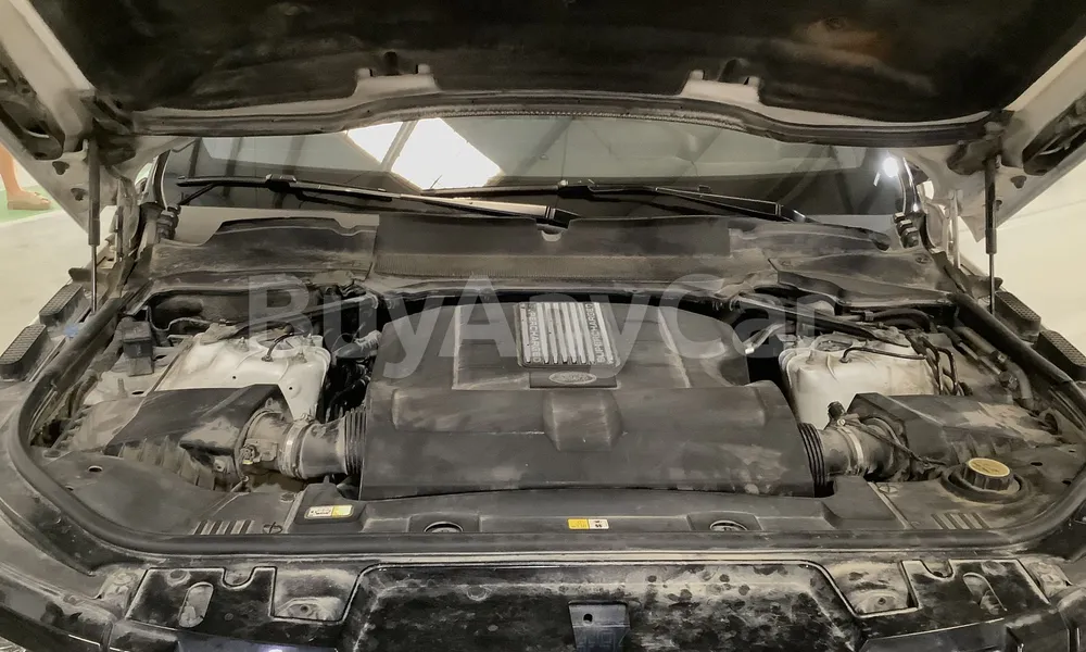 Vehicle photo 7