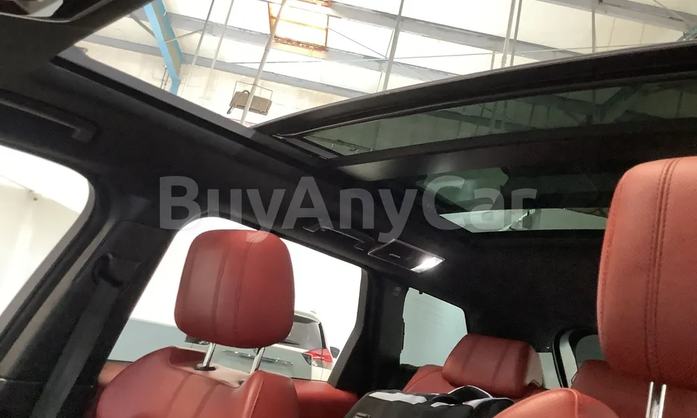 Vehicle photo 9