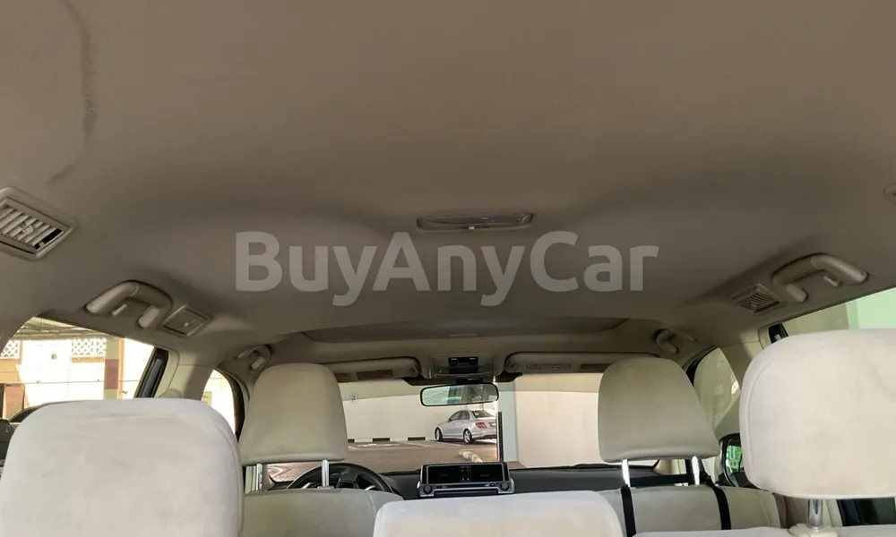 Vehicle photo 9