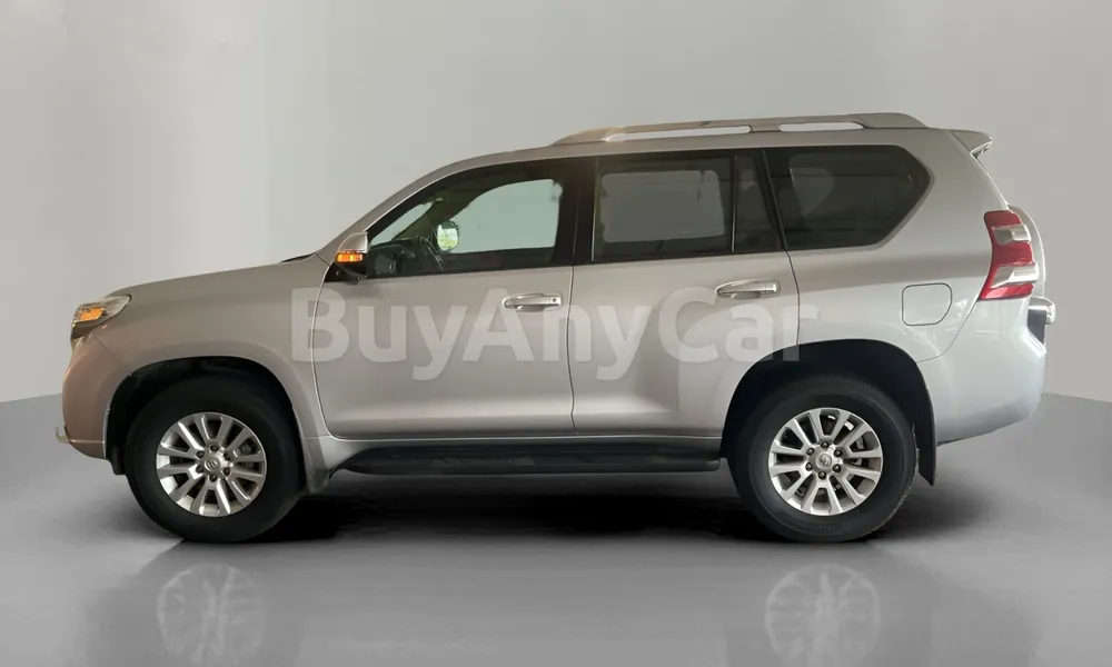 Vehicle photo 4