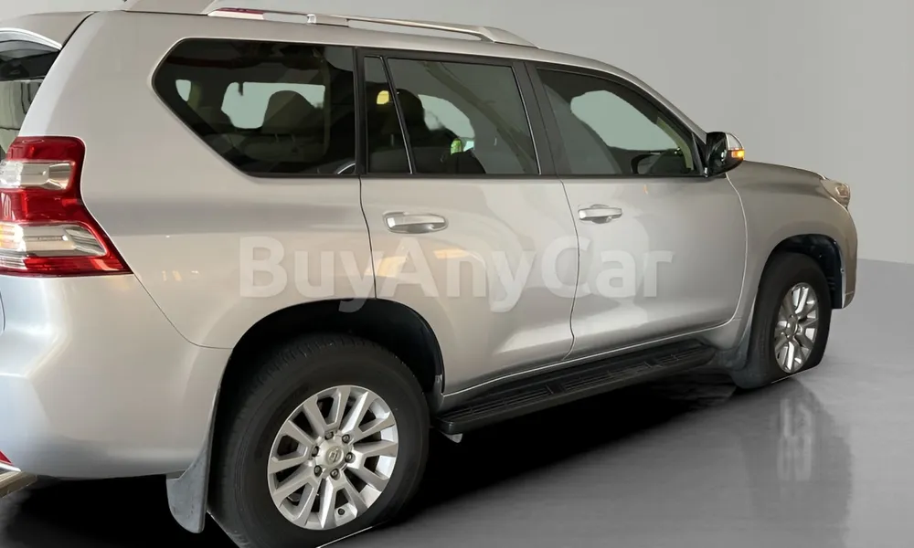 Vehicle photo 3