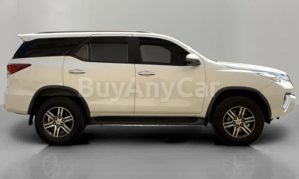 Vehicle photo 4