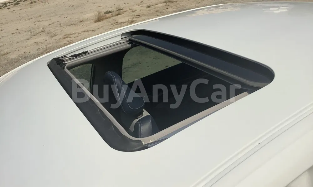 Vehicle photo 5