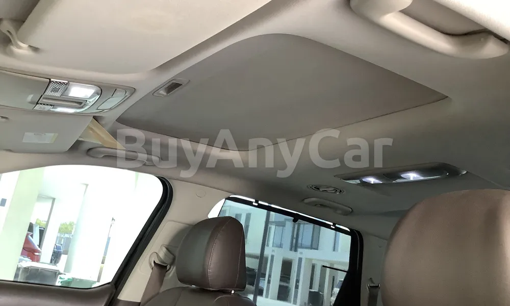 Vehicle photo 9