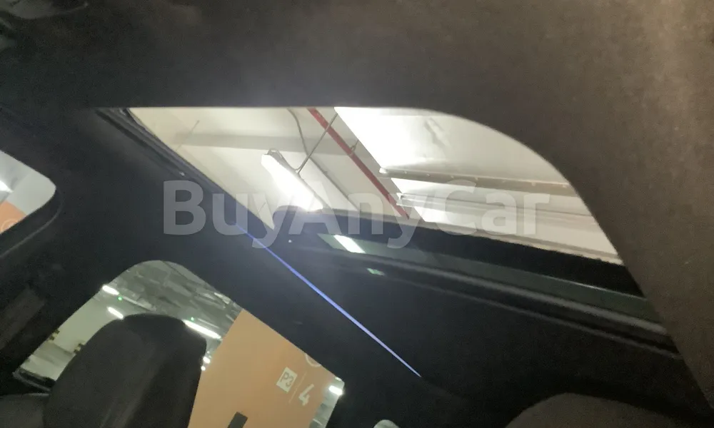 Vehicle photo 9