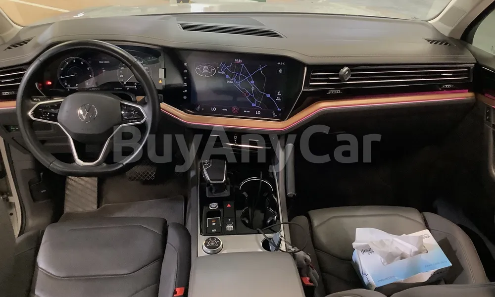Vehicle photo 7