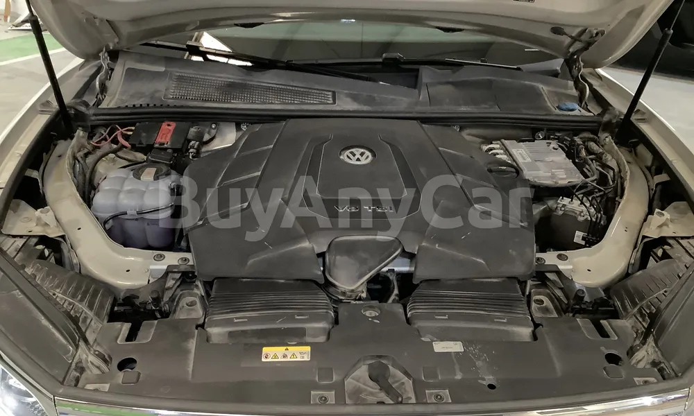 Vehicle photo 6