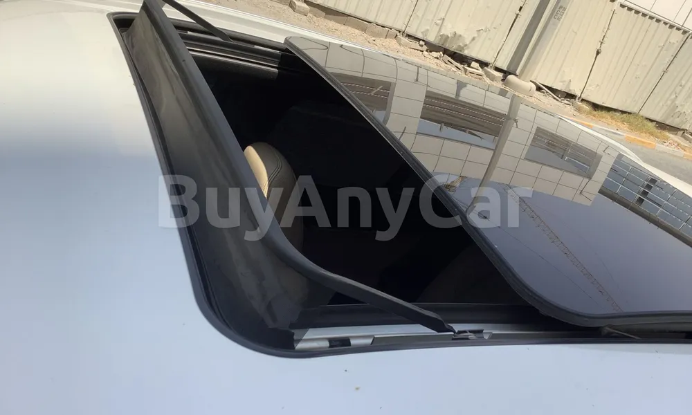 Vehicle photo 5