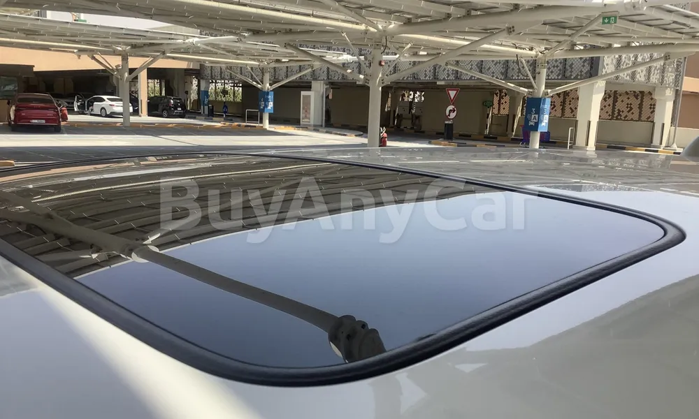 Vehicle photo 5