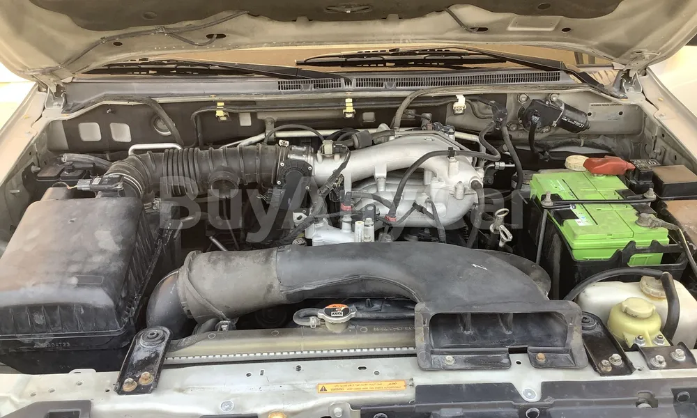 Vehicle photo 6