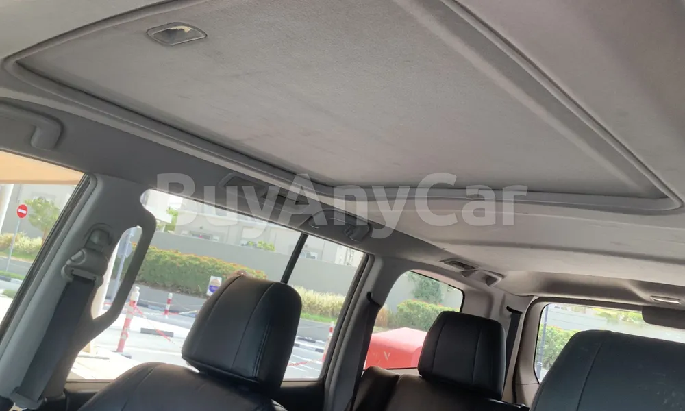 Vehicle photo 9