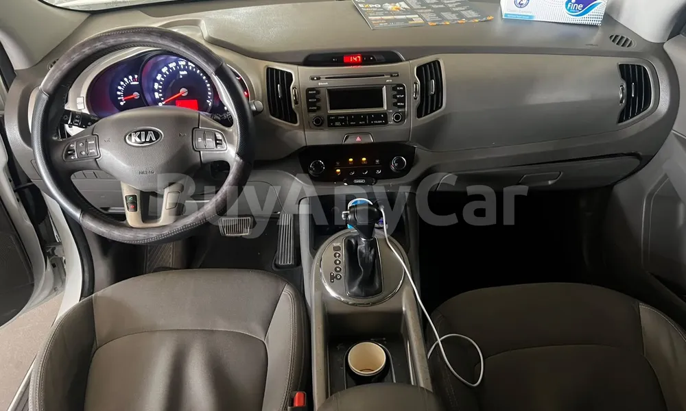 Vehicle photo 8
