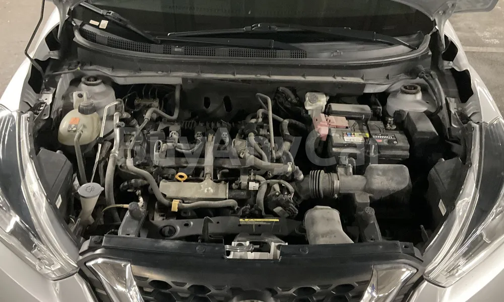 Vehicle photo 6