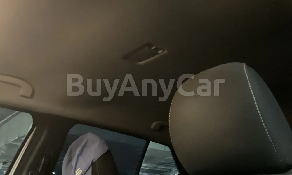 Vehicle photo 8