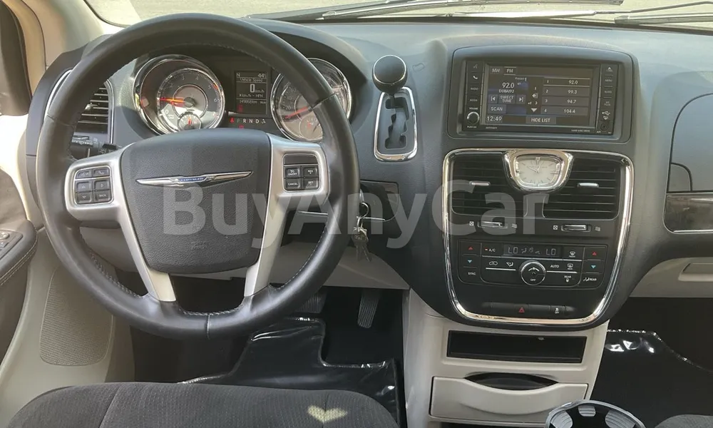 Vehicle photo 8