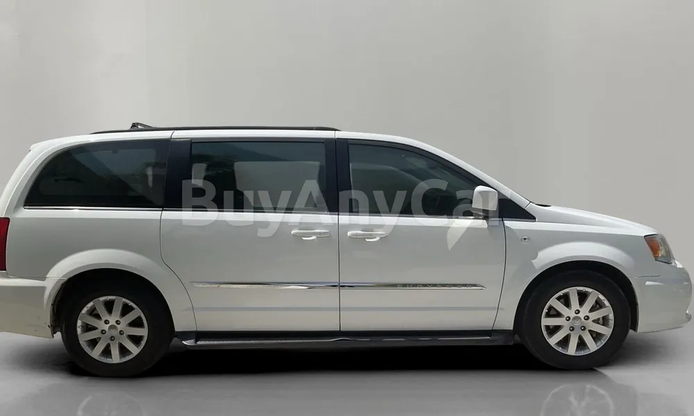Vehicle photo 3