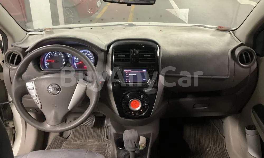 Vehicle photo 8