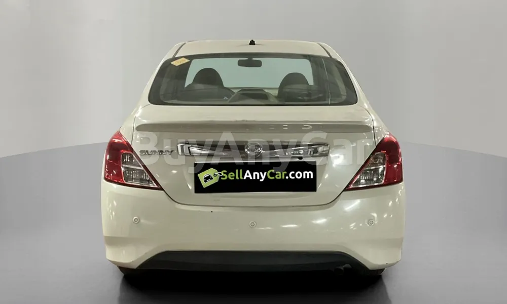 Vehicle photo 2