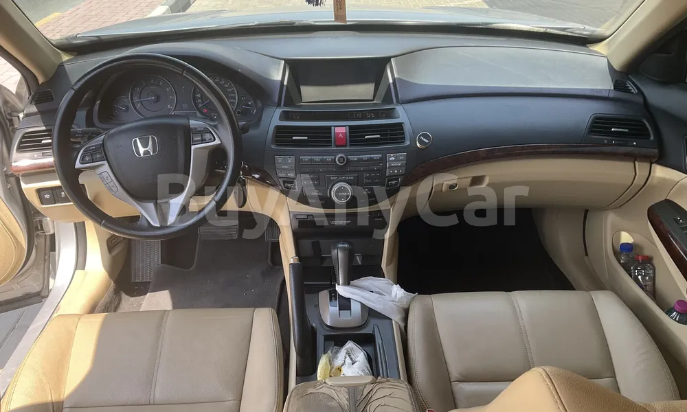 Vehicle photo 9