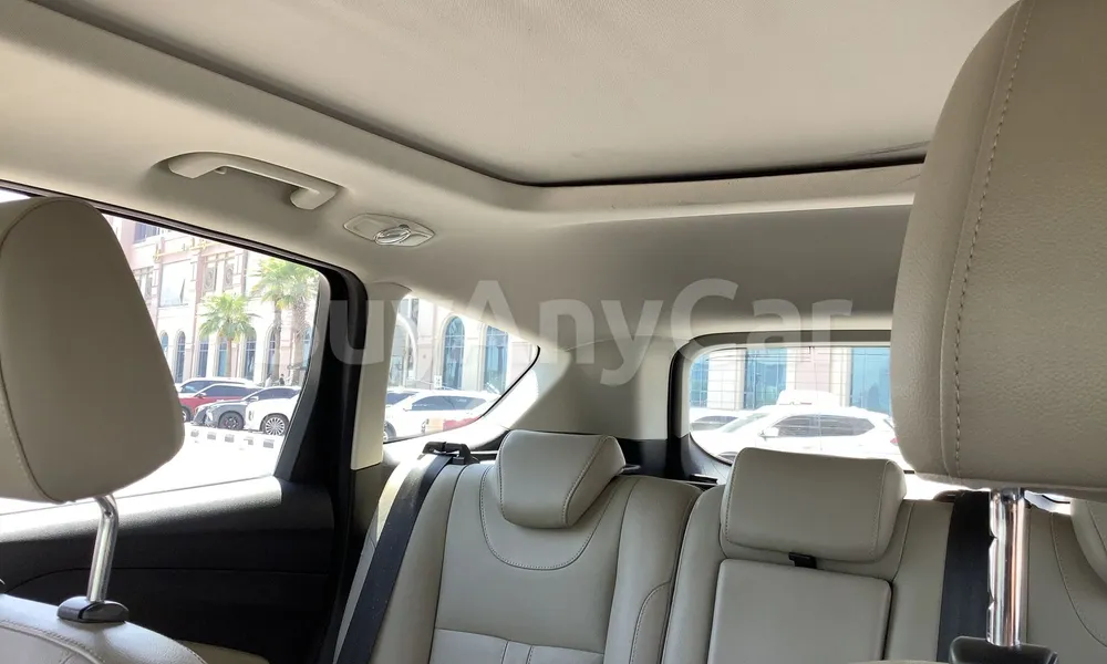 Vehicle photo 9