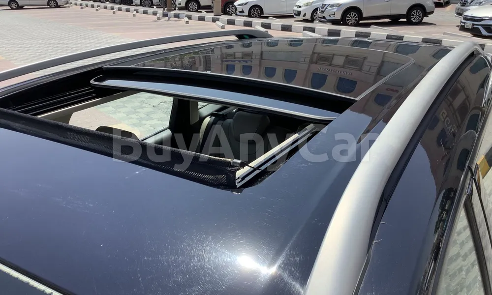Vehicle photo 5