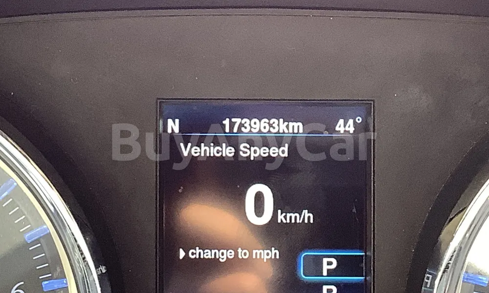 Vehicle photo 7