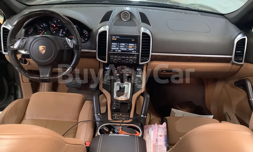 Vehicle photo 8