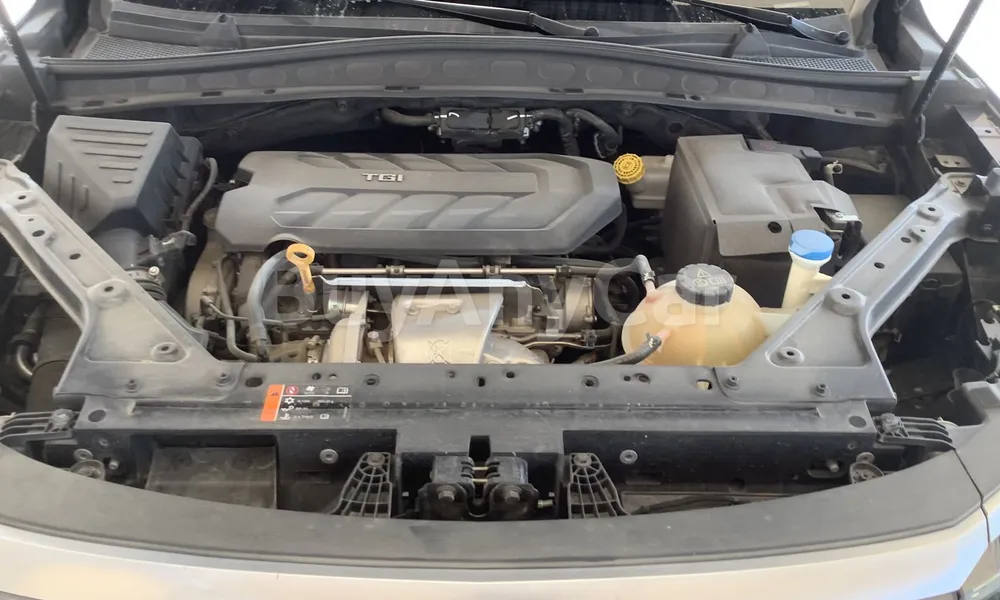 Vehicle photo 7