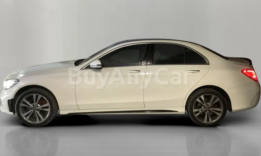 Vehicle photo 4