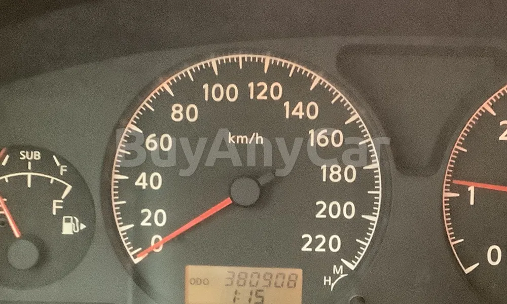 Vehicle photo 7