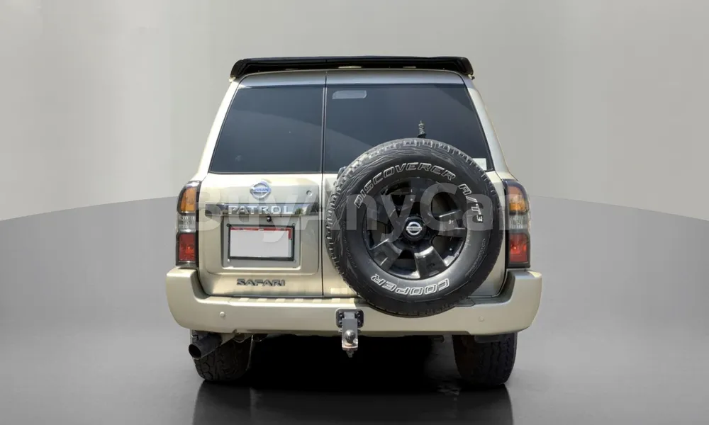 Vehicle photo 2