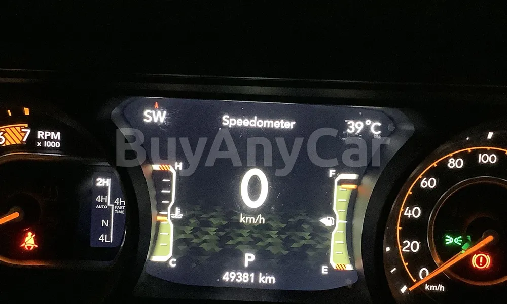 Vehicle photo 8