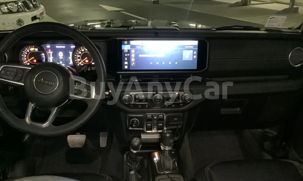 Vehicle photo 7
