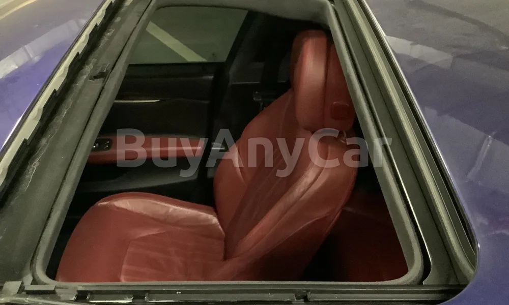 Vehicle photo 5