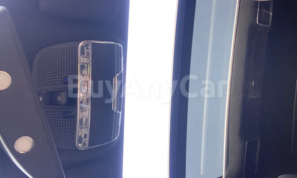 Vehicle photo 8