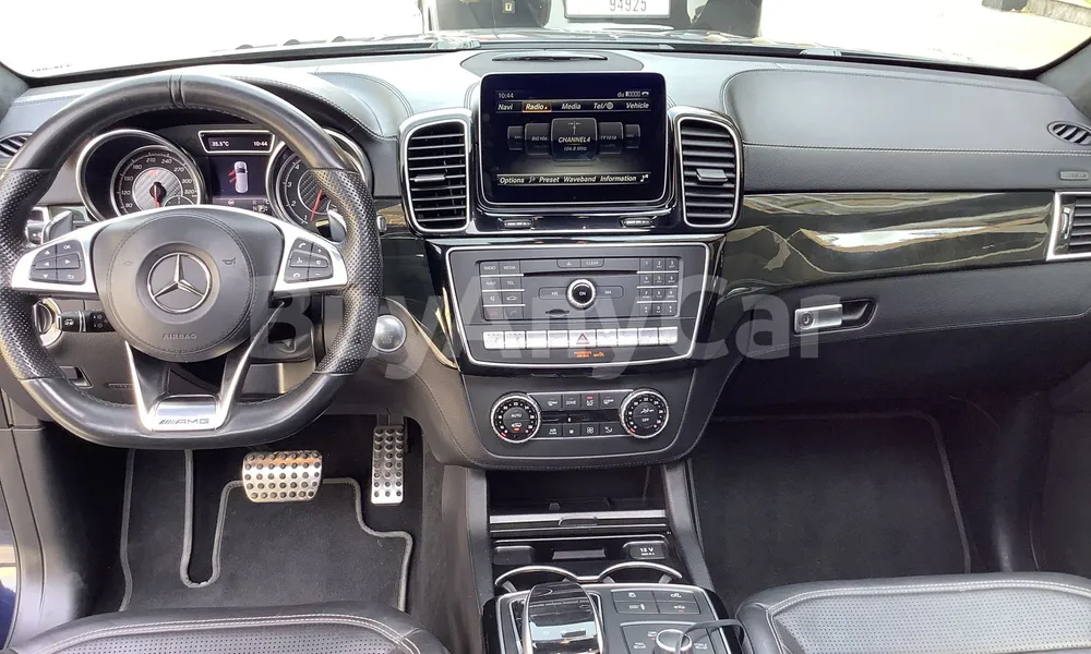 Vehicle photo 7