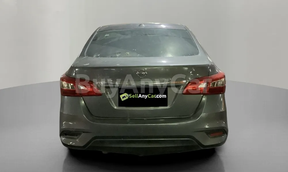 Vehicle photo 2