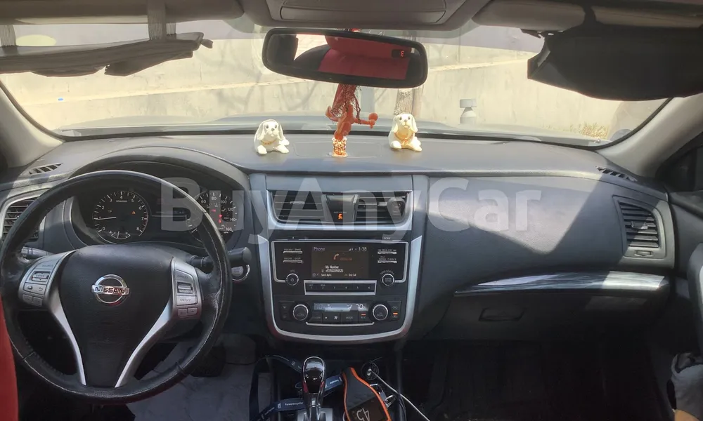 Vehicle photo 7