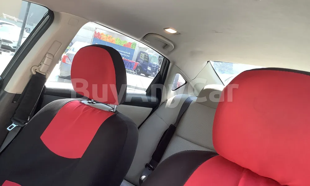 Vehicle photo 8
