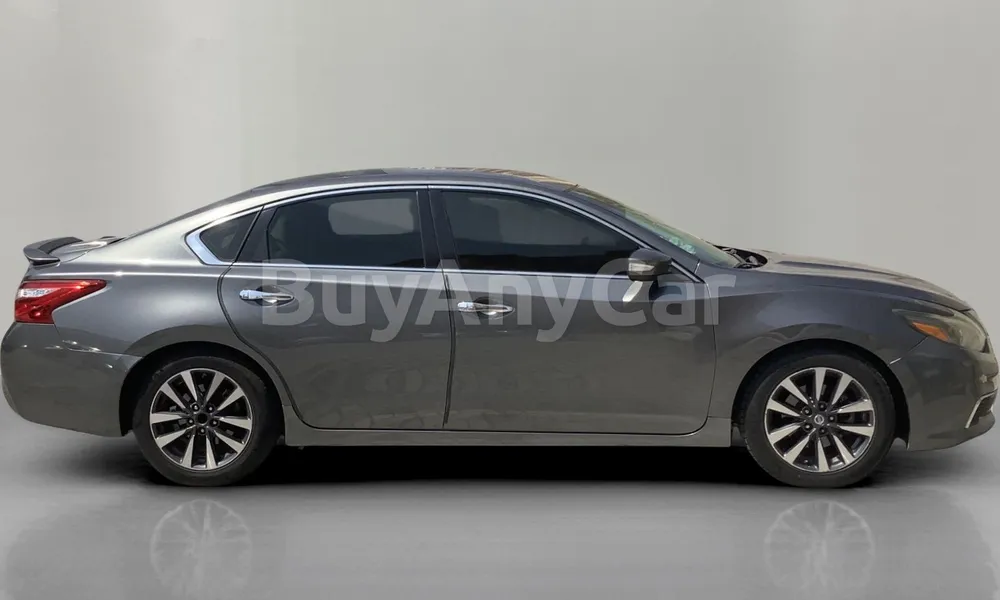 Vehicle photo 3