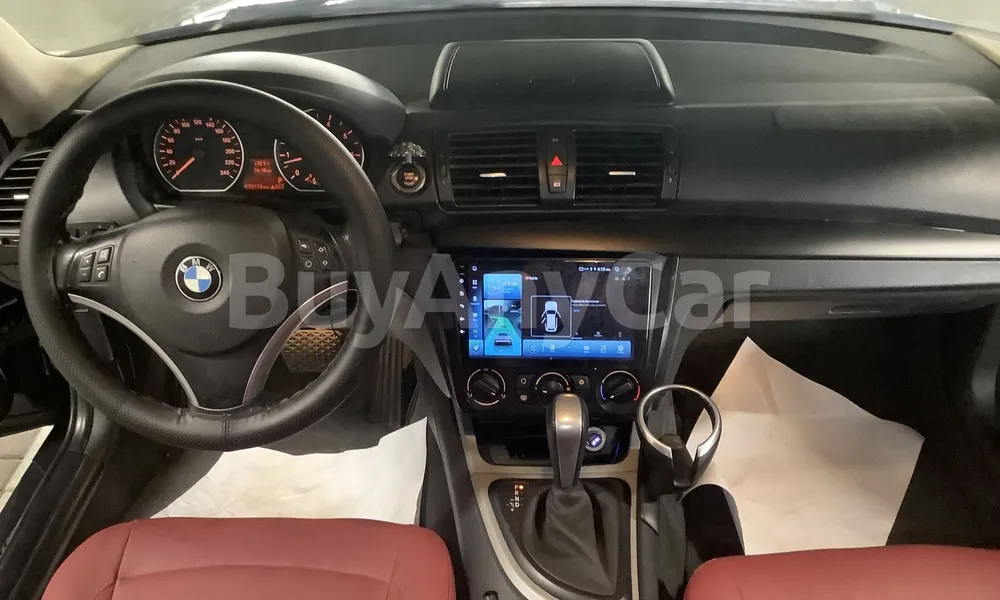 Vehicle photo 8