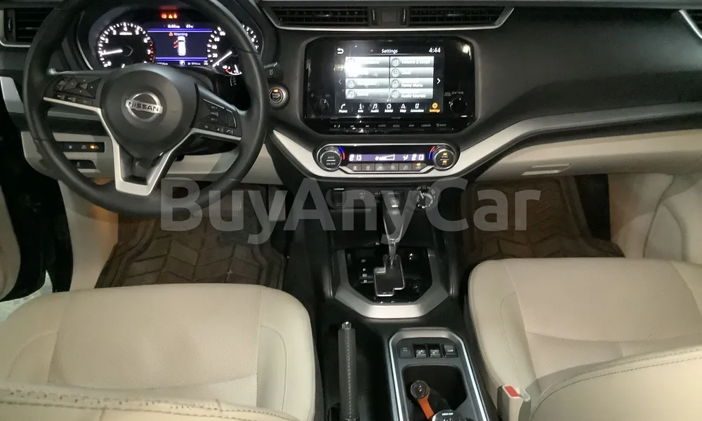 Vehicle photo 8