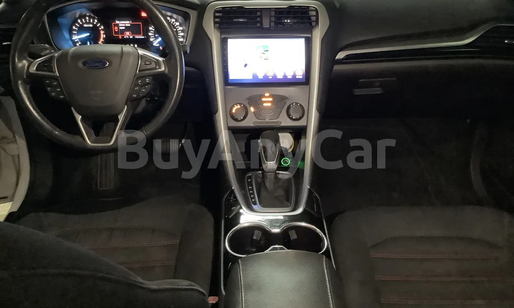 Vehicle photo 8