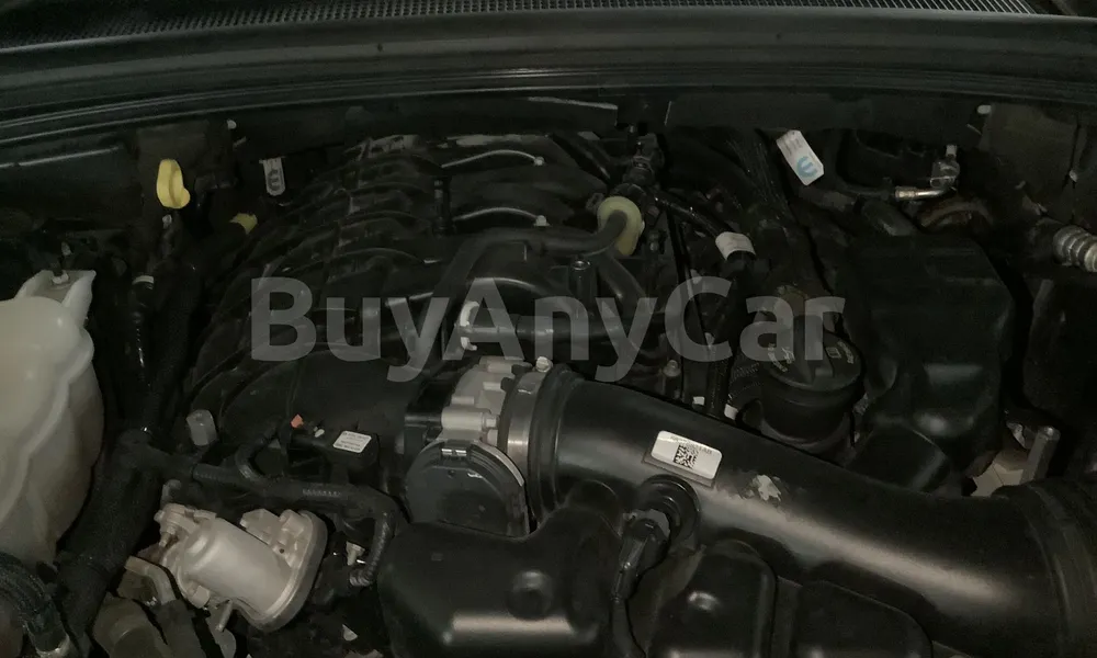 Vehicle photo 6