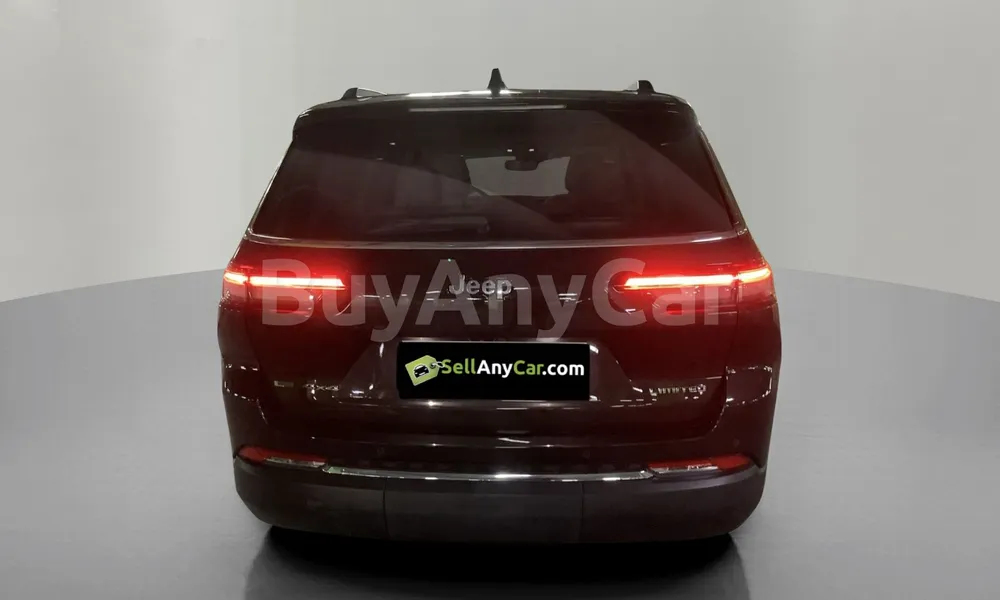 Vehicle photo 2