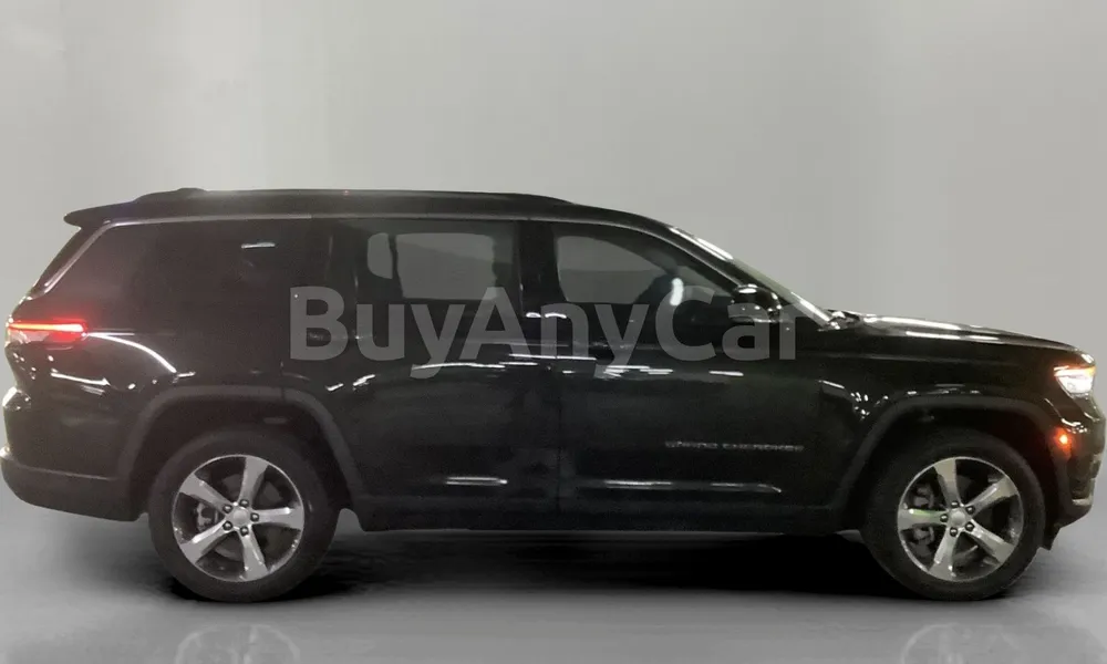 Vehicle photo 3
