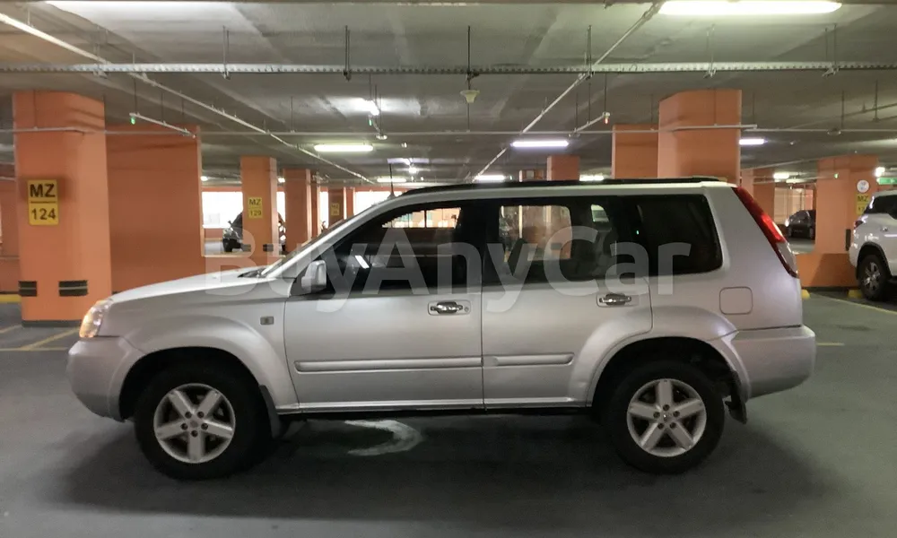 Vehicle photo 4