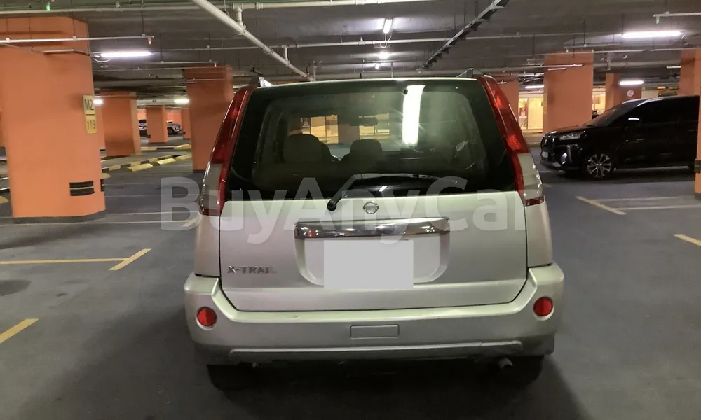 Vehicle photo 2